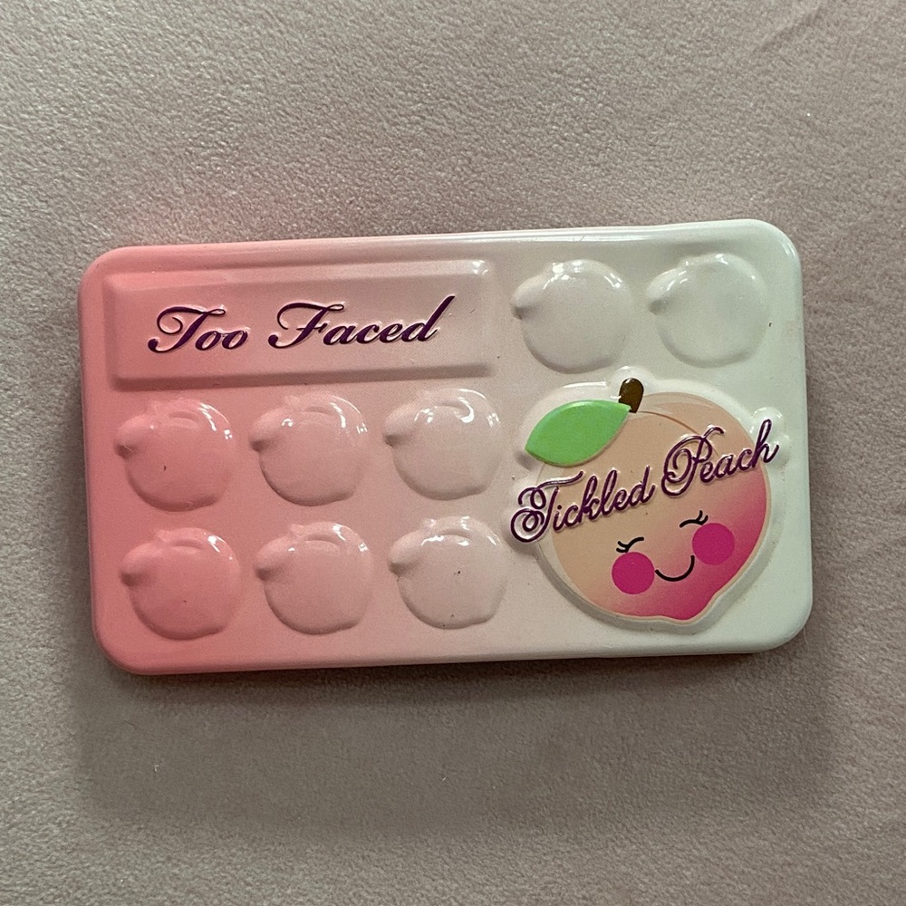 Too faced mini tickled peach palette